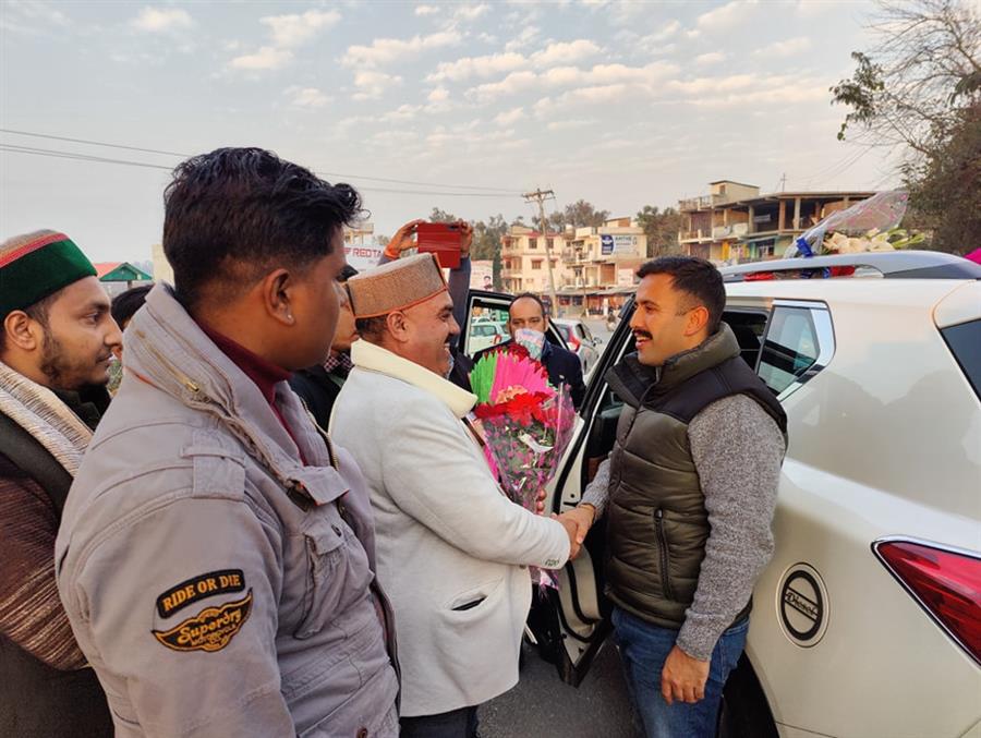 Partibha Singh का ज्वालामुखी में जोरदार स्वागत