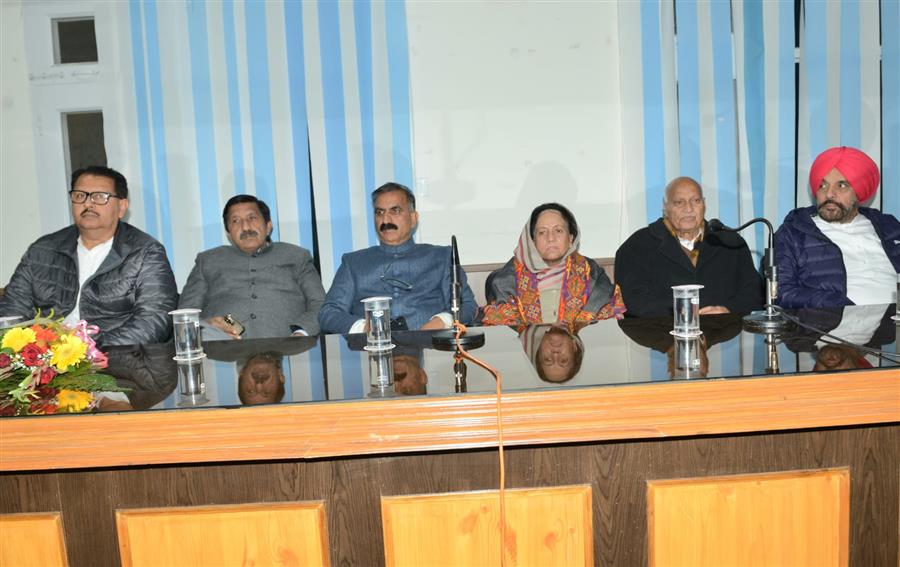 Himachal Congress विधायक दल की बैठक शुरू