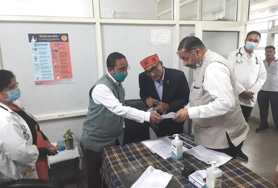केंद्रीय रोग नियंत्रण और रोकथाम समिति ने सिविल अस्पताल पालमपुर का किया दौरा