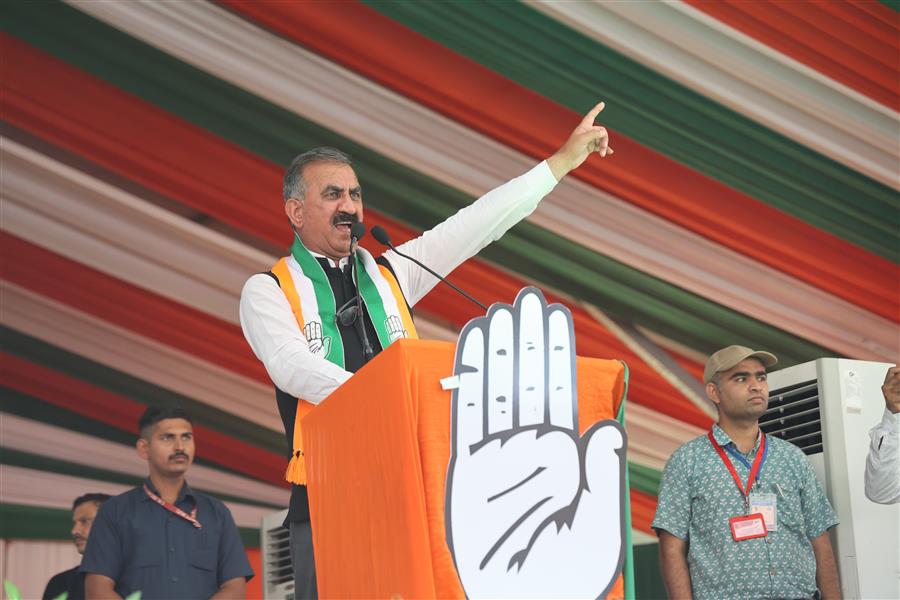 वोट के अधिकार को ख़रीदना चाहती है भाजपा: सीएम