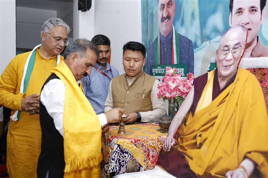 बिकाऊ विधायकों ने भाजपा का कमल ही खरीद लिया : मुख्यमंत्री