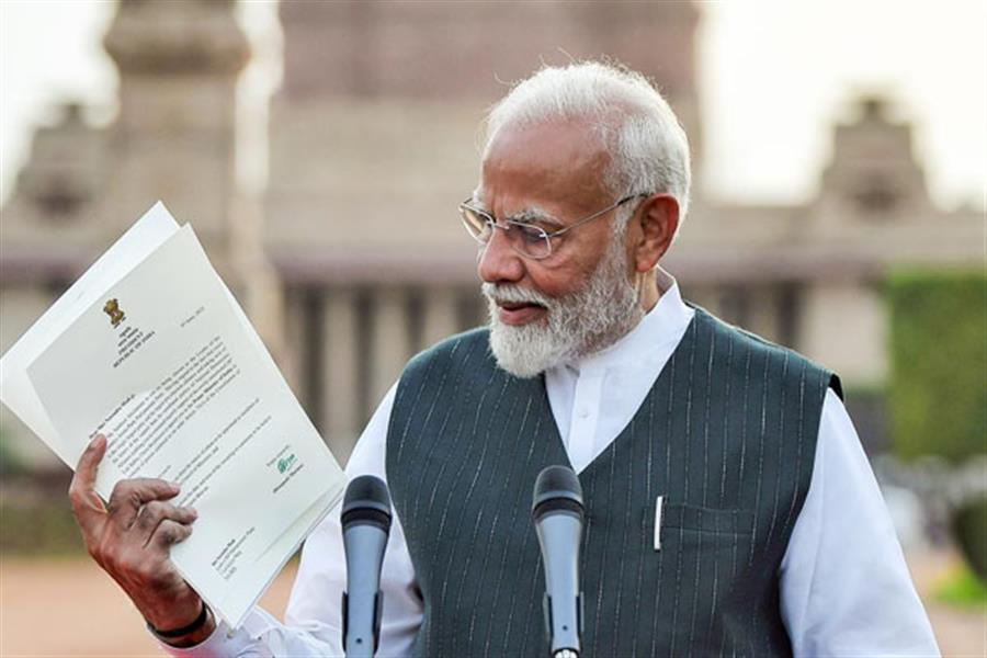 पीएम मोदी के साथ ये 69 सांसद बनेंगे मंत्री