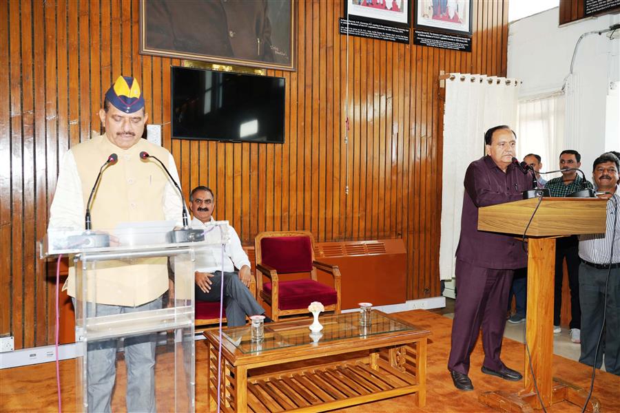 मुख्यमंत्री ने नवर्विाचित विधायकों के शपथ ग्रहण समारोह में भाग लिया