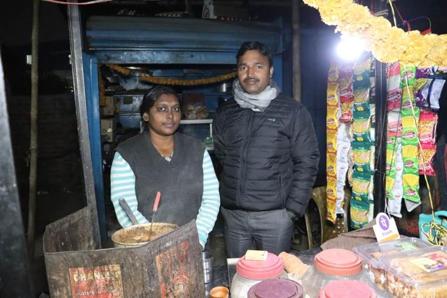 सड़क के किनारे चाय बेच रही ये नेशनल आर्चरी प्लेयर दीप्ति कुमारी है