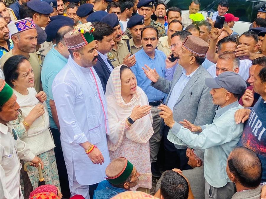 भारी बारिश एवं बादल फटने के कारण प्रदेश में जान-माल का बहुत नुकसान हुआ
