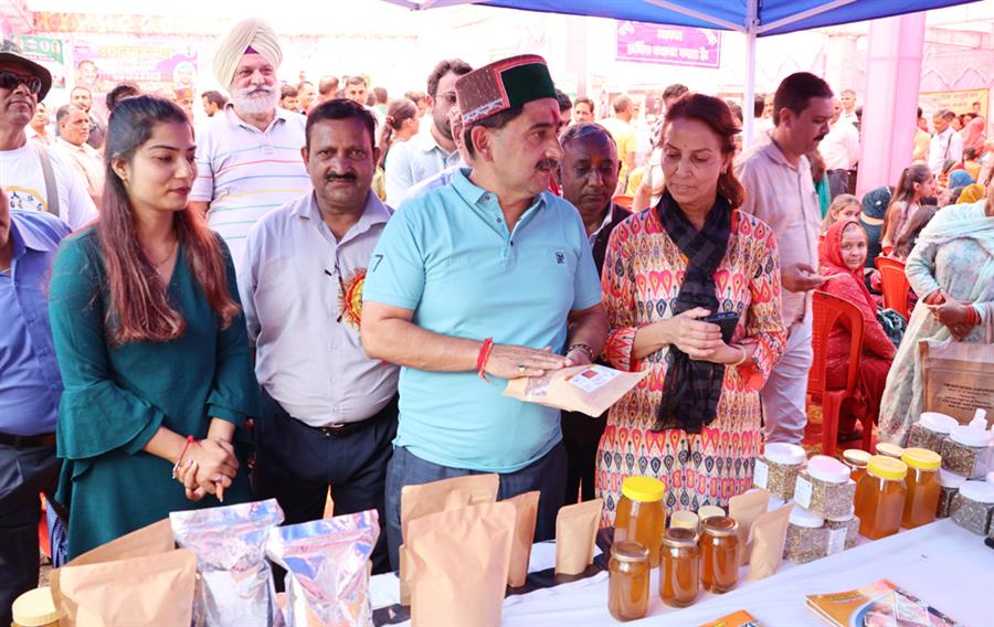 डल लेक को विकसित करने के लिए बनेगी डिवल्मेंट कमेटी: पठानिया