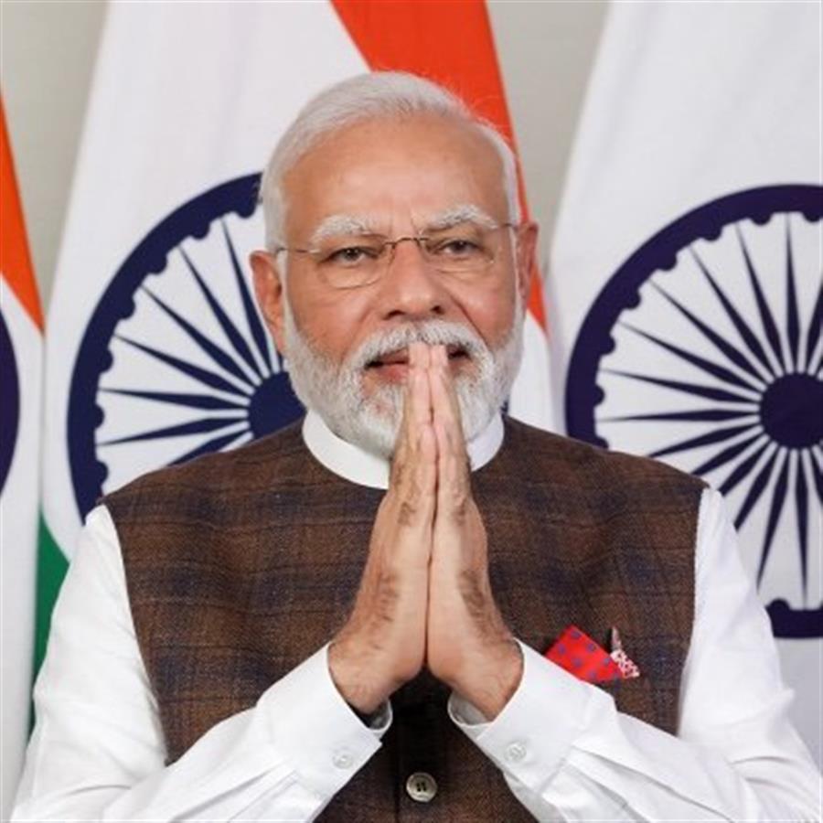 प्रधानमंत्री नरेन्‍द्र मोदी ने अपना लिखा गरबा गीत 'आवती कलाया मदी वाया कलाया' साझा किया