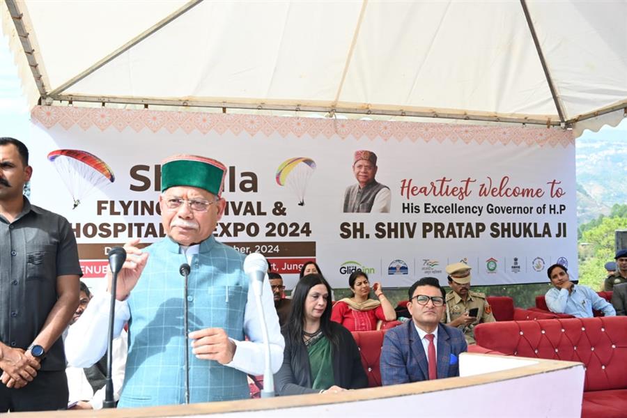 बच्चों को पैराग्लाइडिंग जैसी साहसिक गतिविधियां सीखने के लिए करें प्रेरितः शिव प्रताप शुक्ल