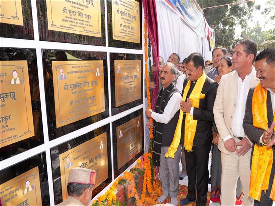 मुख्यमंत्री ने कुल्लू के लिए 102 करोड़ रुपये की विकासात्मक परियोजनाओं की सौगात दी