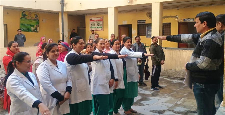 सिविल अस्पताल ज्वालामुखी में संविधान दिवस