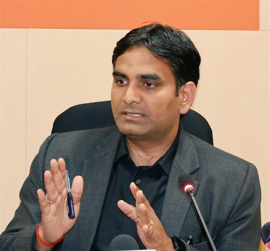 3000 मीटर से ऊपर ट्रैकिंग गतिविधियों पर रोक, डीसी ने जारी किए आदेश
