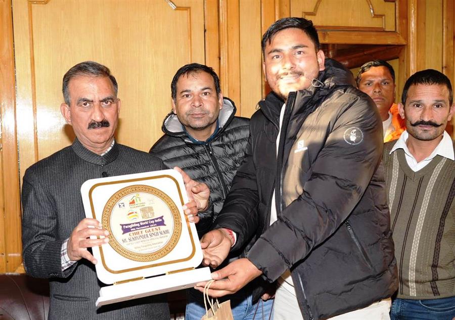 बिलिंग पैराग्लाइडिंग एसोसिएशन के प्रतिनिधिमंडल ने मुख्यमंत्री से की भेंट