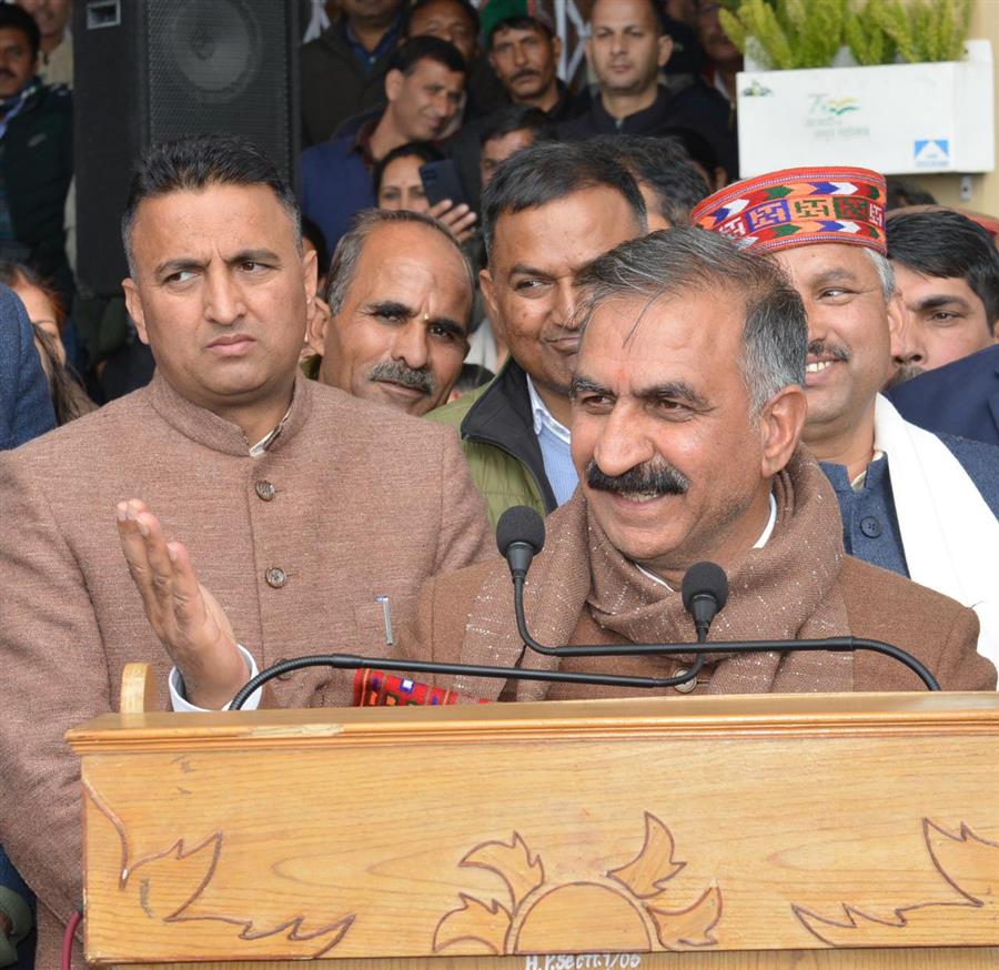 ओ.पी.एस. बहाली से आर्थिक लाभ के साथ ही कर्मचारियों का बना रहेगा आत्मसम्मान: मुख्यमंत्री   