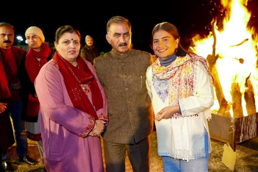 मुख्यमंत्री ठाकुर सुखविन्द्र सिंह सुक्खू  ने  ओक ओवर, शिमला में लोहड़ी मनाई