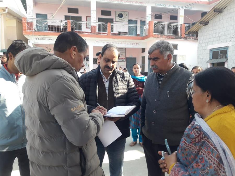 ज्वालामुखी के स्कूलों की जरूरतों को पूरा करेंगे - संजय रतन