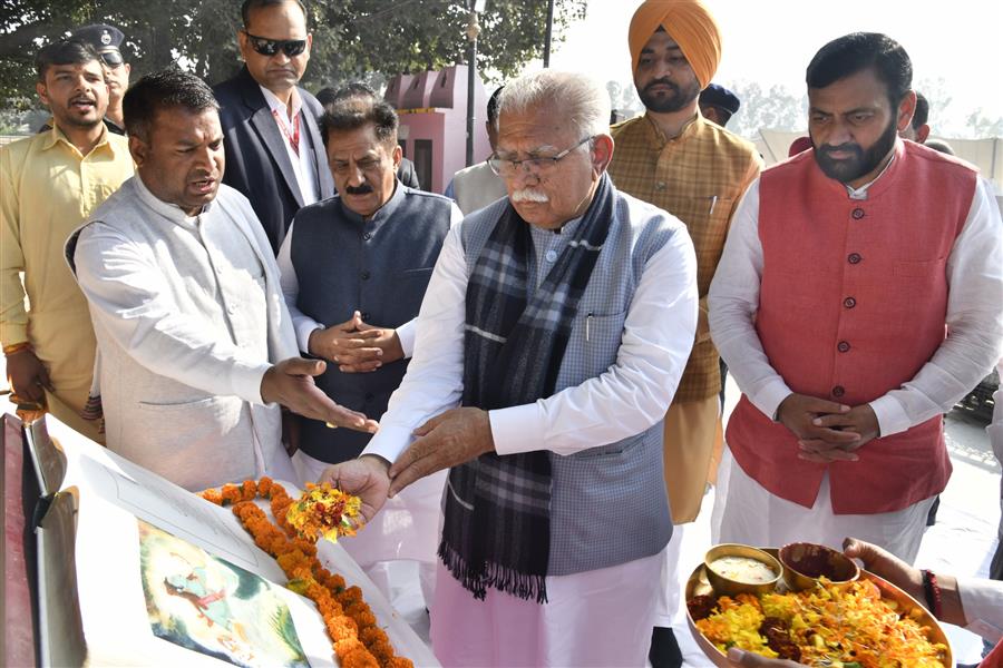 गीता स्थली ज्योतिसर में मुख्यमंत्री मनोहर लाल ने गीता जयंती पर किया गीता पूजन