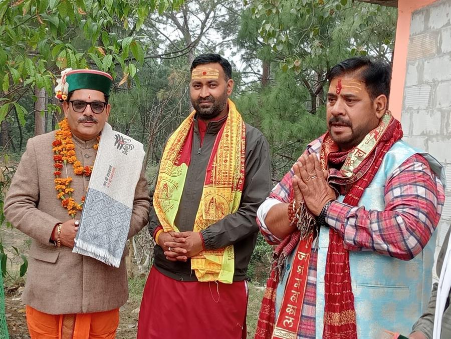 दीपक शर्मा ने रामनगर( कांगू) में किया शिव मूर्ति का शिलान्यास