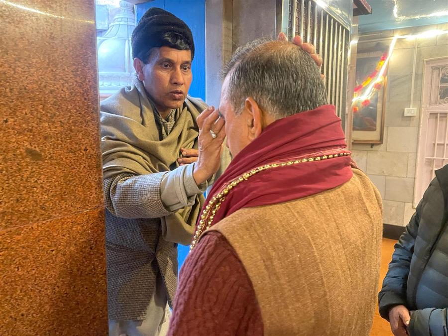 मुख्यमंत्री सुक्खू ने कालीबाड़ी मंदिर में शीश नवाया