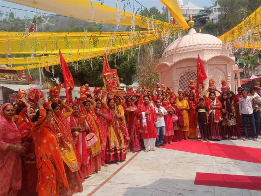 कथोग में कलश यात्रा के बाद महा शिव पुराण शुरू