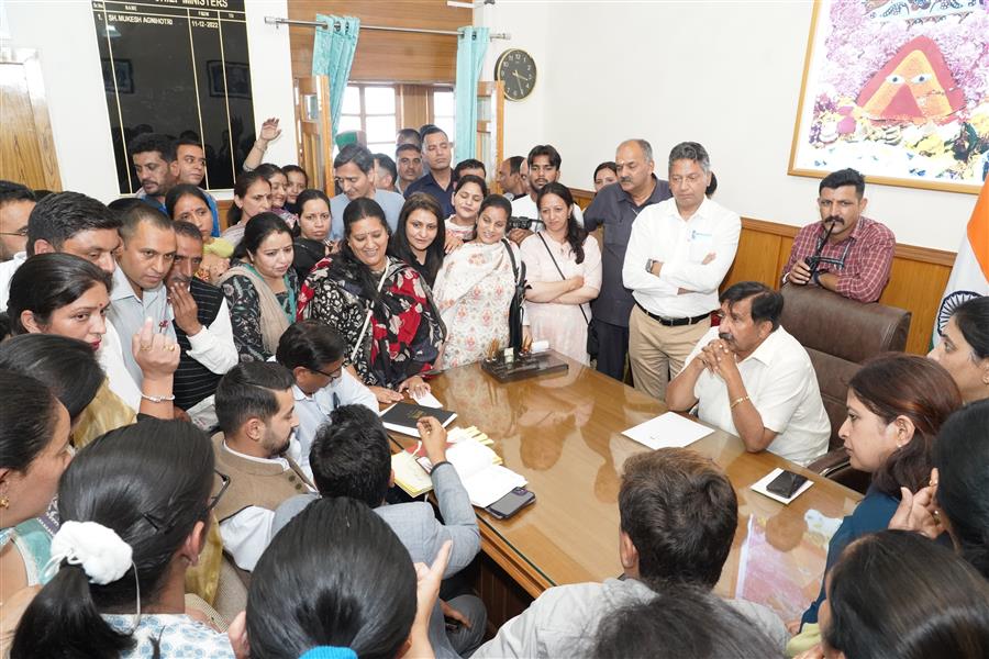 निजी स्कूलों के विद्यार्थियों के लिए बस पास किराए में बड़ी राहत