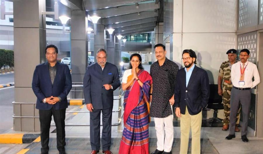 ऑपरेशन सिंदूर की सफलता व पाकिस्तान को बेनकाब करने के लिए अनुराग ठाकुर ग्रुप-7 सांसदों के साथ विदेश रवाना