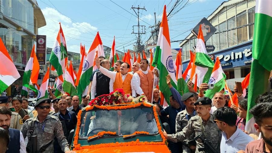 जेपी नड्डा तिरंगा यात्रा में उपस्थित, सेना का बढ़ाया मनोबल