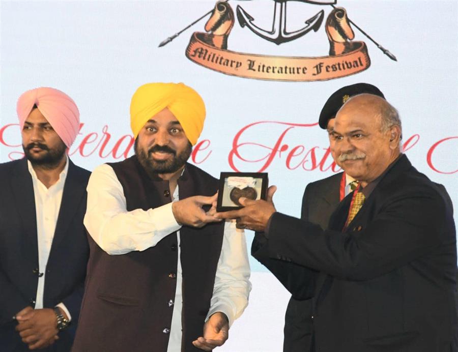  सरकार ज़िला और यूनिवर्सिटी स्तर पर Military Literature Festival करवाएगी -Bhagwant Maan