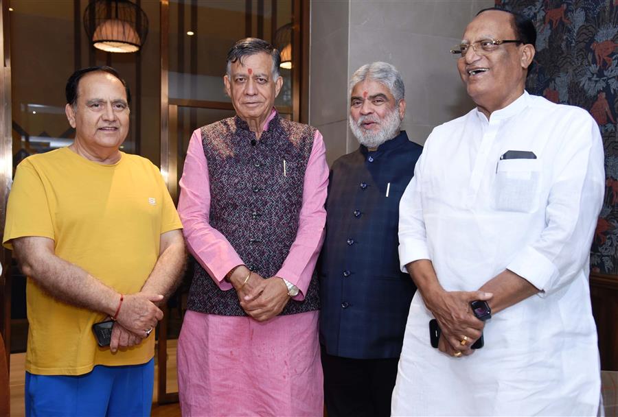 दुल्हन की तरह सजा तपोवन