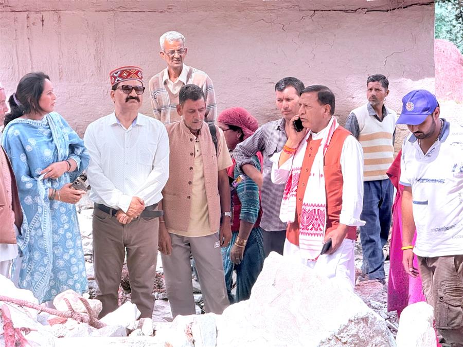 भाजपा आपदा में सेवा के पथ पर अग्रसर , नेता फील्ड में और कार्यकर्ता सामग्री निर्माण में