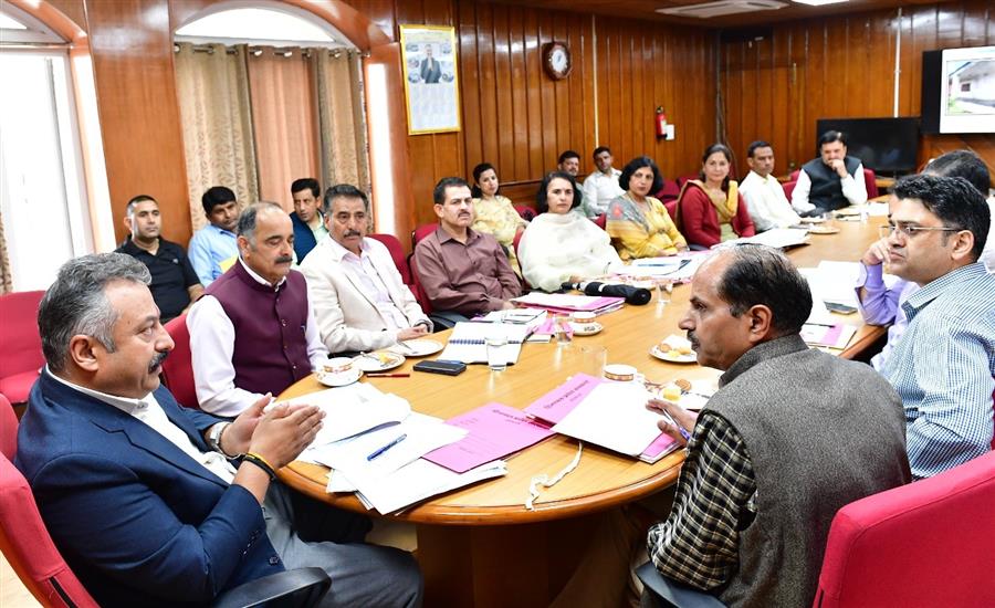 शिक्षा मंत्री ने आपदा प्रभावित क्षेत्रों में क्षतिग्रस्त विद्यालयों एवं महाविद्यालयों की शीघ्र मरम्मत के निर्देश दिए