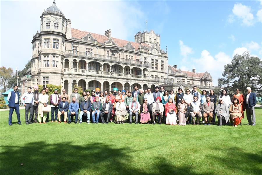 भारतीय उच्च अध्ययन संस्थान में “पंजाब में रचित साहित्य में भारतीय ज्ञान परंपरा का अनुशीलन” विषय पर राष्ट्रीय संगोष्ठी का शुभारंभ