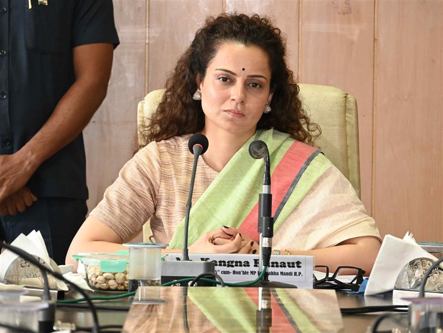BJP MP Kangna Ranaut ने दिशा समिति की बैठक में की विकास परियोजनाओं की समीक्षा