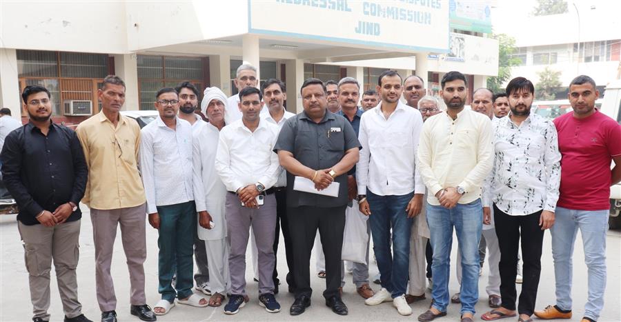 भिवानी रोड रेलवे अंडरपास की लेट लतीफी के मामले में जीन्द के डीसी से मिला शिष्टमंडल
