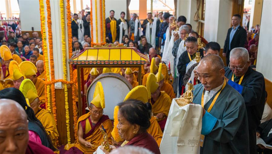 Dhanglob Community Offers Long-Life Prayer Ceremony for Dalai Lama