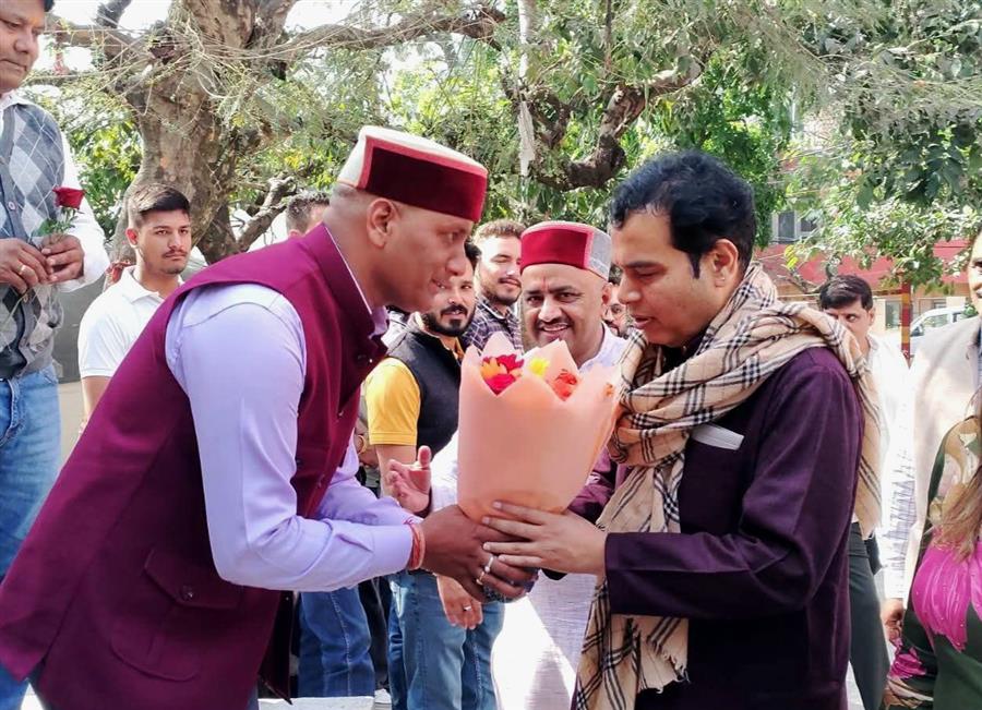 भाजपा प्रदेश प्रभारी श्रीकांत शर्मा ने कसौली मंडल की बैठक ने भाग लिया