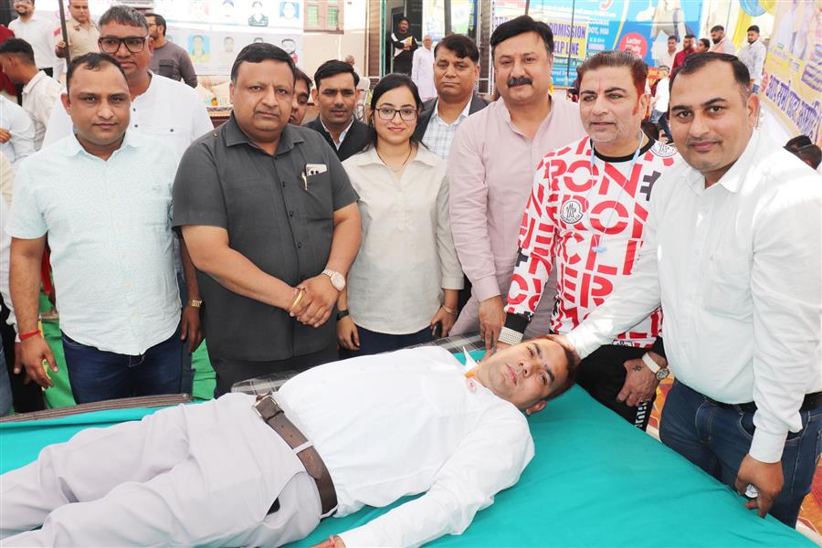 गैलेक्सी ग्लोबल इंस्टीट्यूट द्वारा भव्य रक्तदान शिविर का आयोजन, राजन चिल्लाना, राजकुमार गोयल, राजेश भोला रहे मुख्य अतिथि