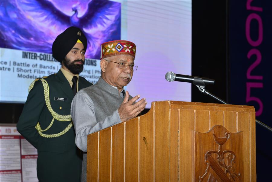 राज्यपाल ने विद्यार्थियों से सामाजिक परिवर्तन का वाहक बनने का आह्वान किया
