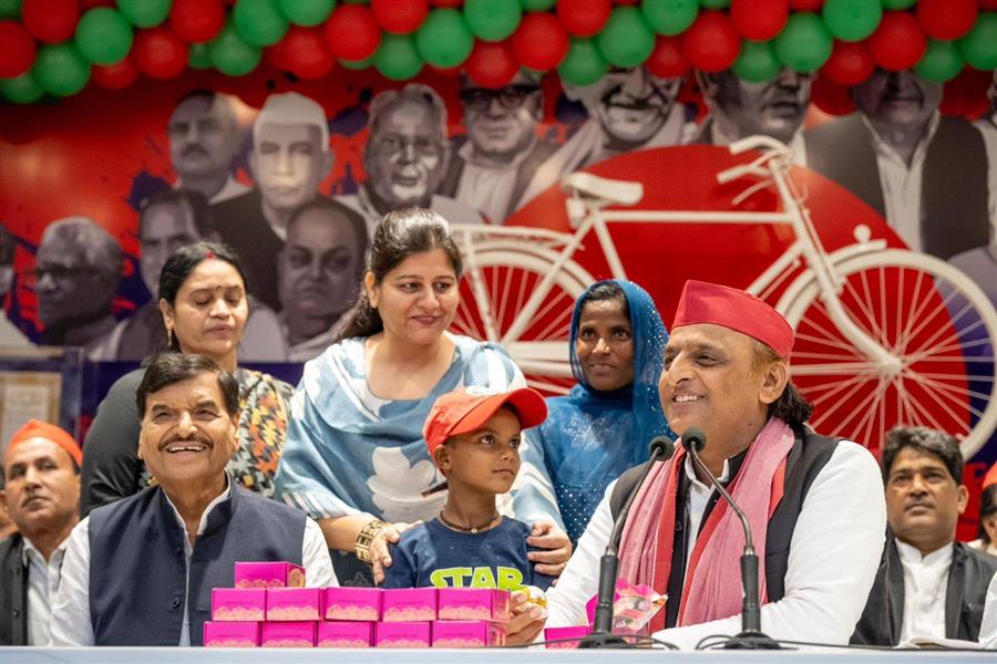 जब तक भाजपा की सरकार है, खजांची का हम जन्मदिन इसी तरह हर वर्ष मनाते रहेंगे - अखिलेश यादव 