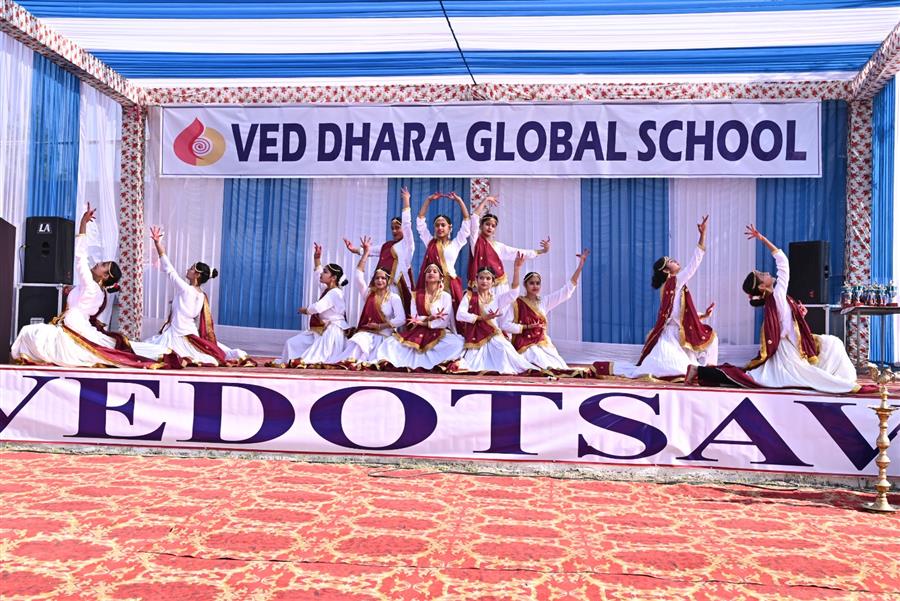वेद धारा ग्लोबल स्कूल में ‘वेदोत्सव–2025’ का भव्य आयोजन