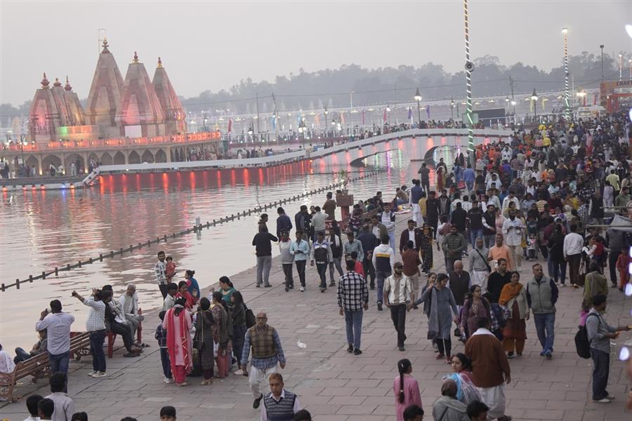 Brahma Sarovar’s sacred banks adorned with the handicraft art of Artisans