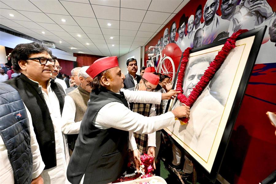 मुलायम सिंह यादव का जन्मदिवस देश के विभिन्न प्रांतों में मनाया गया