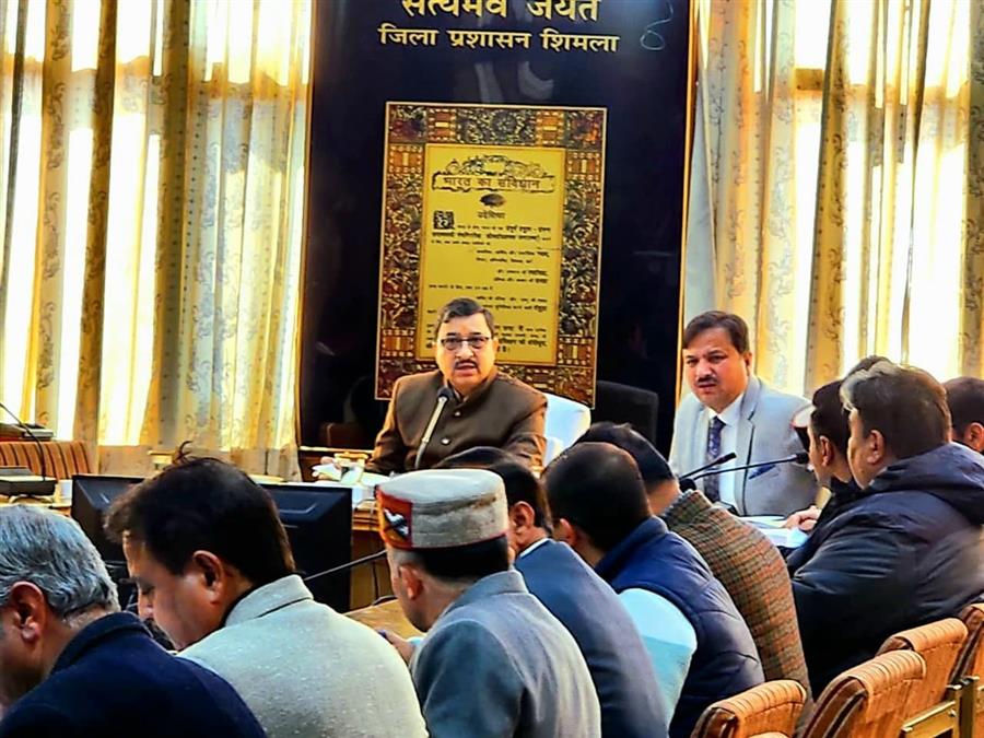 केंद्र की योजनाओं के क्रियान्वयन में लापरवाही बर्दाश्त नहीं — सांसद सुरेश कश्यप, पीडब्ल्यूडी अधिकारियों को शो-कॉज नोटिस जारी करने के निर्देश