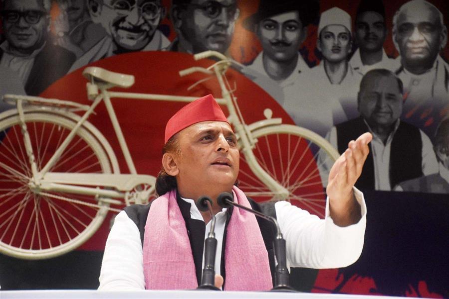 भाजपा माफिया जीवी पार्टी है। एनकाउण्टर माफिया, कफ सीरप माफिया, नीट माफिया, स्क्रैप माफिया, थाना वूसली माफिया पार्टी है - अखिलेश यादव 