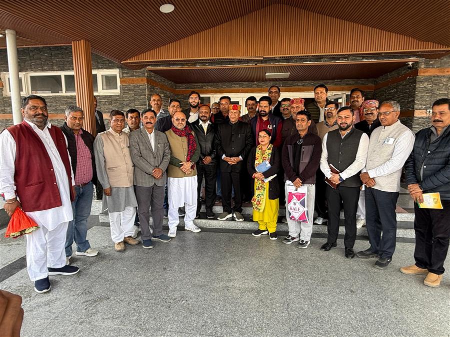  बिंदल ने  ऊना में संगठन के वरिष्ठ पदाधिकारियों एवं श्रेष्ठ कार्यकर्ताओं के साथ आयोजित बैठक की