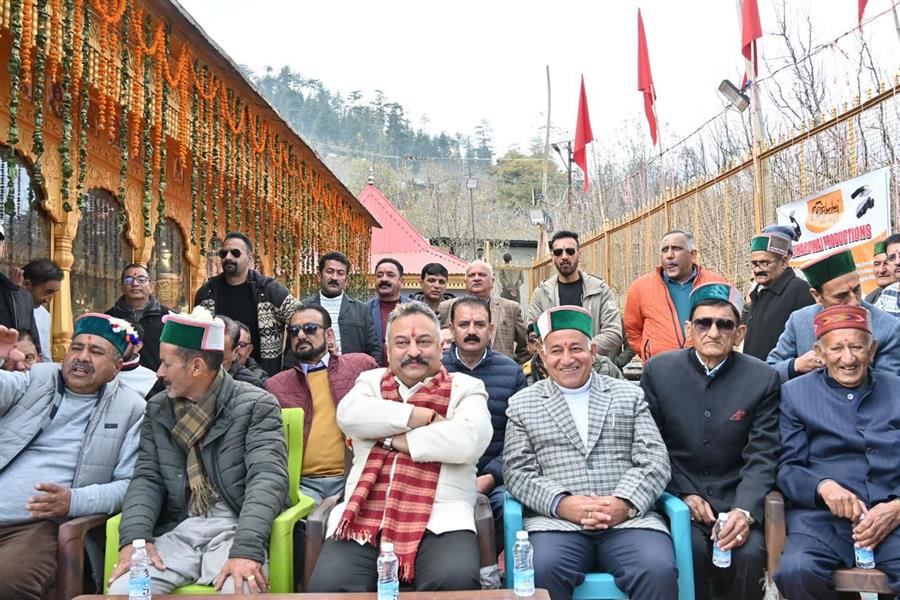 शिक्षा मंत्री ने झडग में आयोजित शांत महायज्ञ में की शिरकत