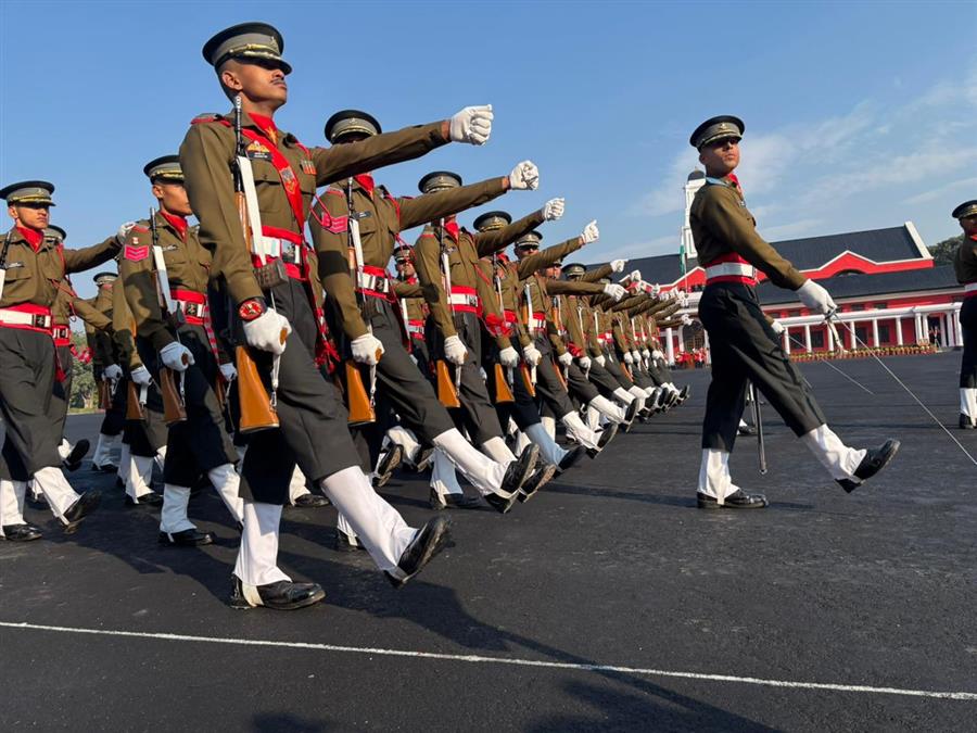 सेना प्रमुख जनरल उपेंद्र द्विवेदी ने भारतीय सैन्य अकादमी में 157वीं पासिंग आउट परेड का अवलोकन किया