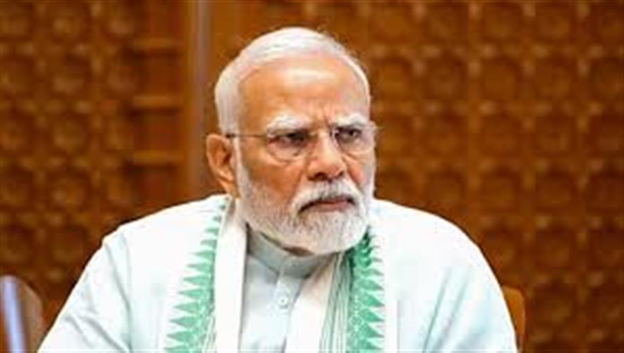 प्रधानमंत्री ने पूर्व प्रधानमंत्री चौधरी चरण सिंह जी की जयंती पर उन्हें श्रद्धांजलि अर्पित की
