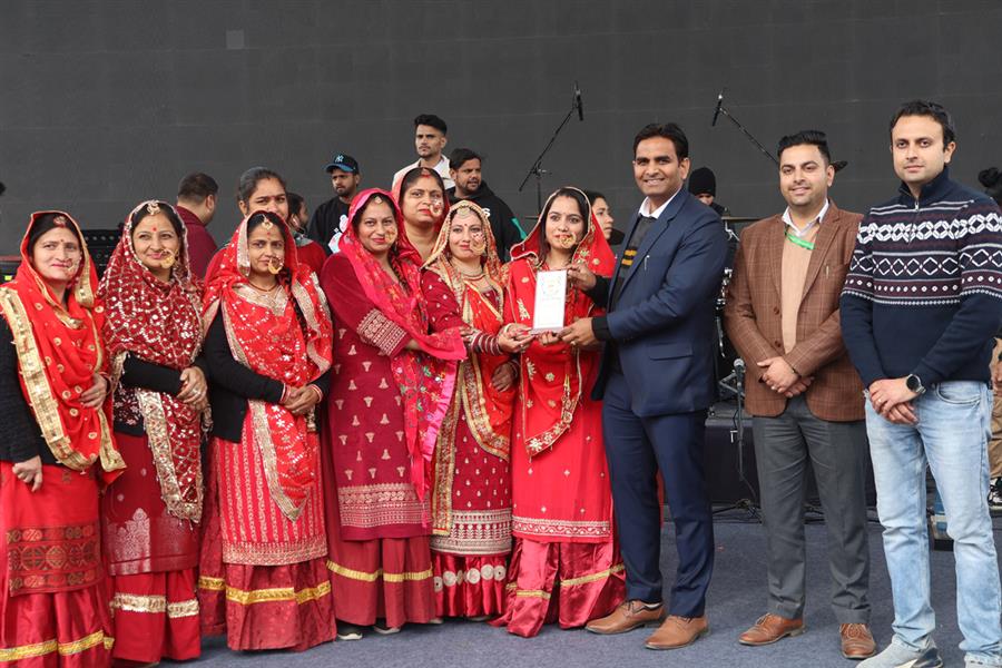 कांगड़ा कार्निवाल में 2500 से अधिक महिलाओं ने झमाकड़ा नृत्य से दिया एंटी-चिट्टा का सशक्त संदेश