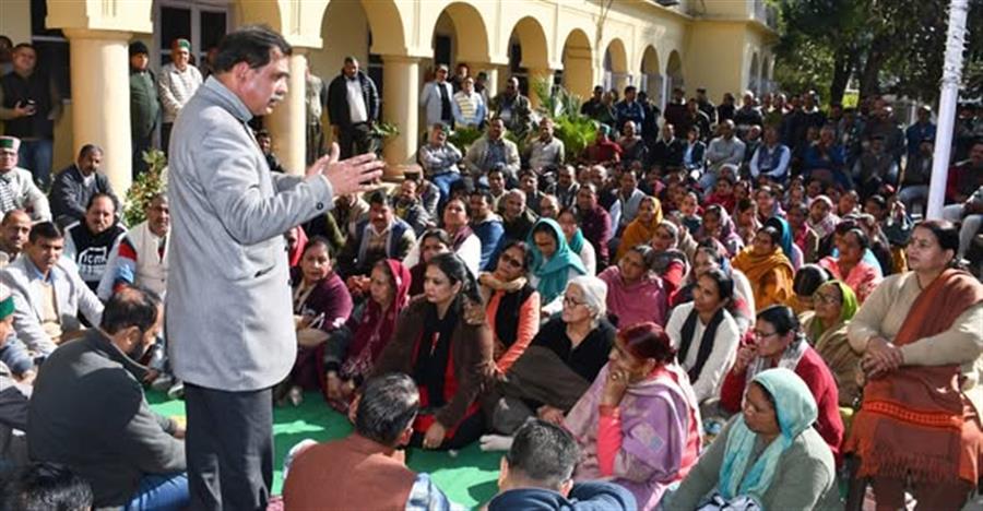 जनता तक विकास के लाभ पहुंचाने के लिए योजनाओं को समय पर पूर्ण किया जाना आवश्यक- संजय अवस्थी