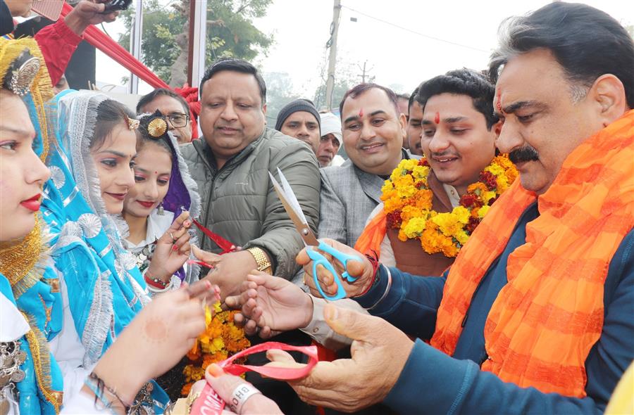 जींद में अभिनंदन एवं प्रमाण-पत्र वितरण समारोह भव्य रूप से सम्पन्न, डिप्टी स्पीकर डॉ. कृष्ण मिड्ढा, योगेश बैरागी, राजकुमार गोयल, डॉ भोला इत्यादि ने किया एआई आधारित कंप्यूटर लैब का शुभारंभ